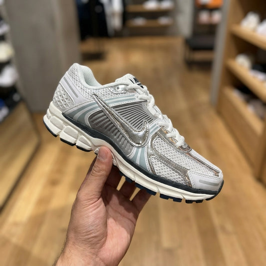 Nike Zoom P6000 - Silver | حذاء رياضي رجالي - فضي