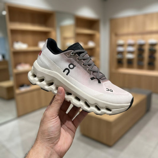 On Running Horizon Hiking Shoe - Brown White | حذاء مشي جبلي رجالي - بني وأبيض