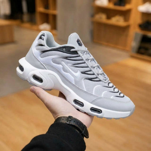 Nike Air Max Plus Sneaker - Gray | حذاء رياضي رجالي - رمادي