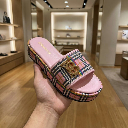 Burberry Check Furley Slides - Pink | صندل - وردي