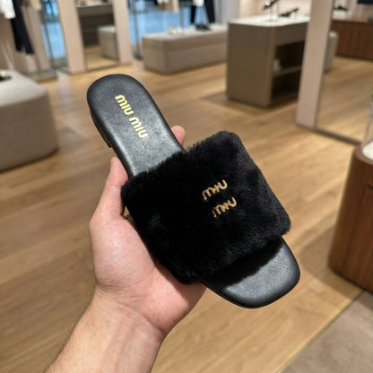 Miu Miu Slide - Black | صندل - أسود