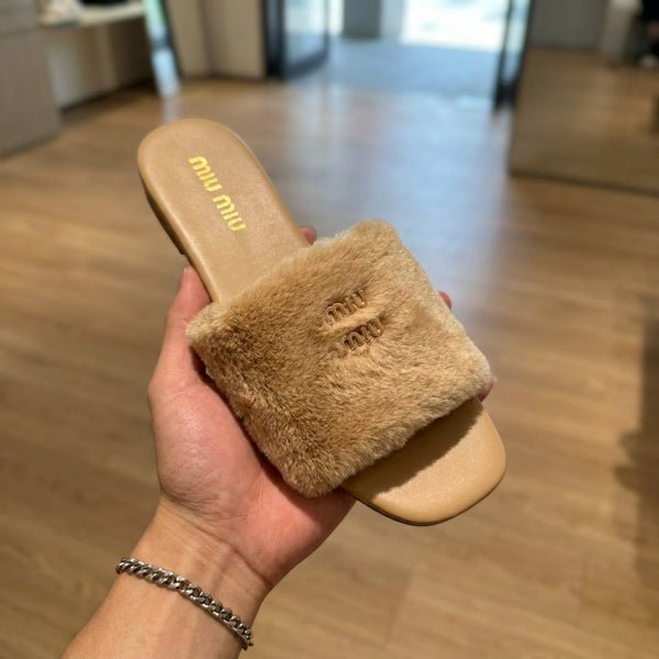 Comfyra Slides