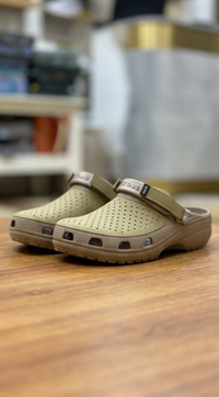 Crocs Signature