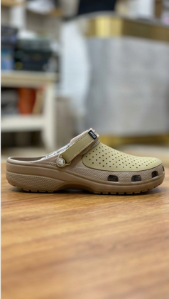 Crocs Signature