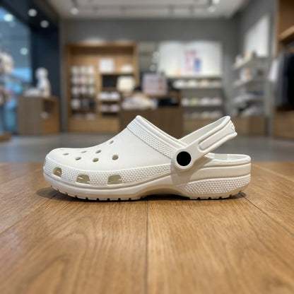 Crocs Classic Clog - White | قبقاب - أبيض