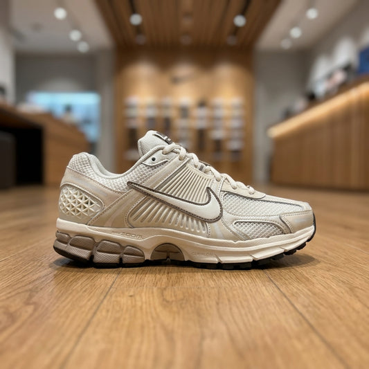 Nike Zoom P6000 - Light Gray | حذاء رياضي رجالي - رمادي فاتح