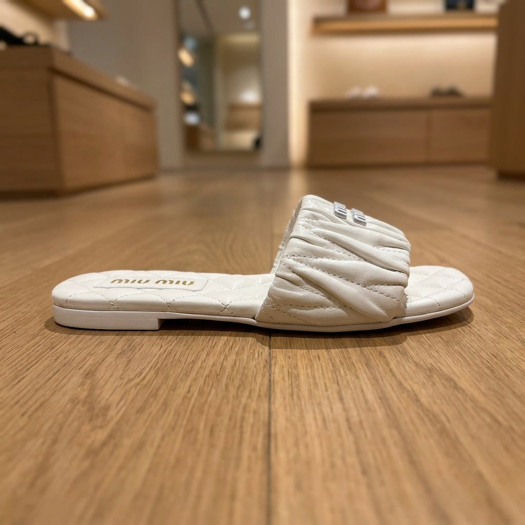 Miu Miu Matelasse Slide - White | صندل - أبيض
