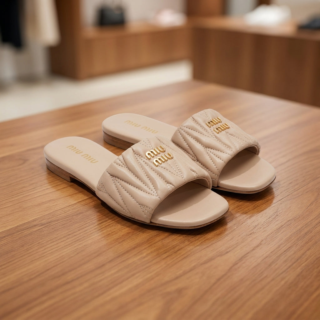 Miu Miu Matelasse Slide - Beige | صندل - بيج