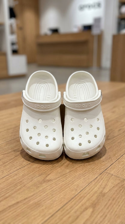 Crocs Classic Clog - White | قبقاب - أبيض