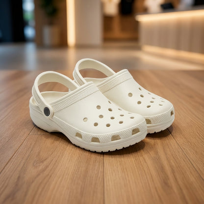 Crocs Classic Clog - White | قبقاب - أبيض