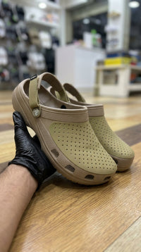 Crocs Signature