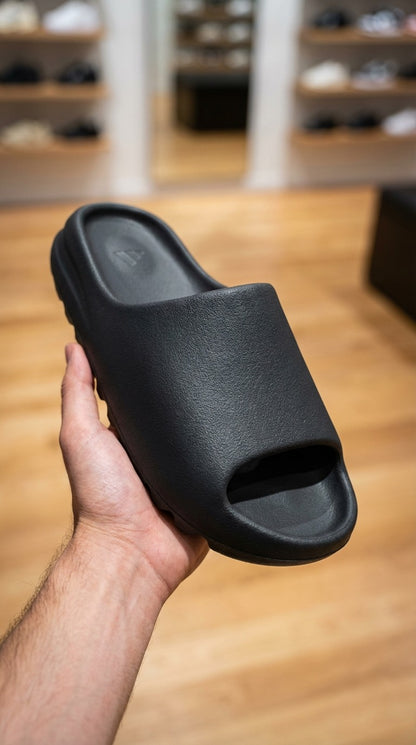 Adidas Yeezy Slide - Matte Black | شبشب - أسود مطفي