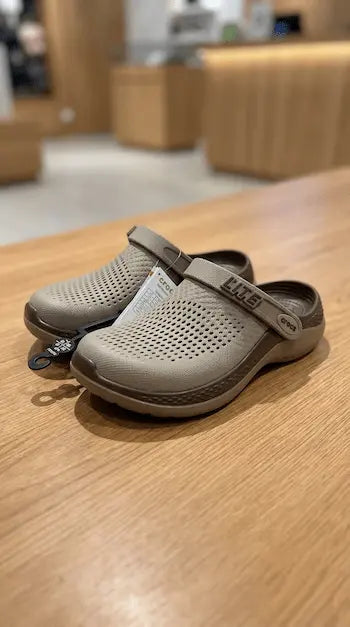 Cros Literide 360 Clogs- Brown | قبقاب - بني